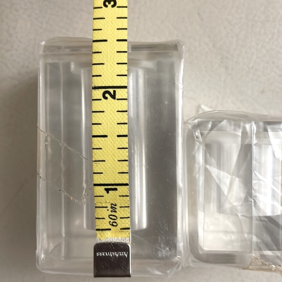 NWOT:  TWO’S COMPNY Salt & Pepper set - Picture 9 of 10